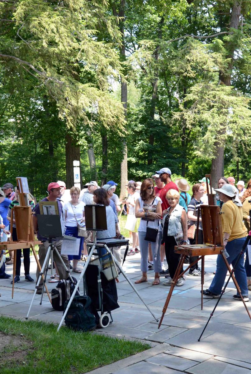 Onlookers at the 2016 Plein Air Art Festival