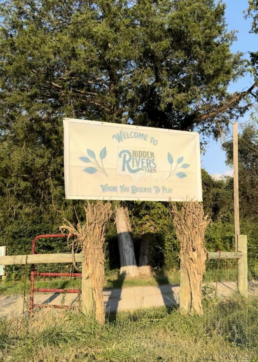 Hidden Rivers Farm sign