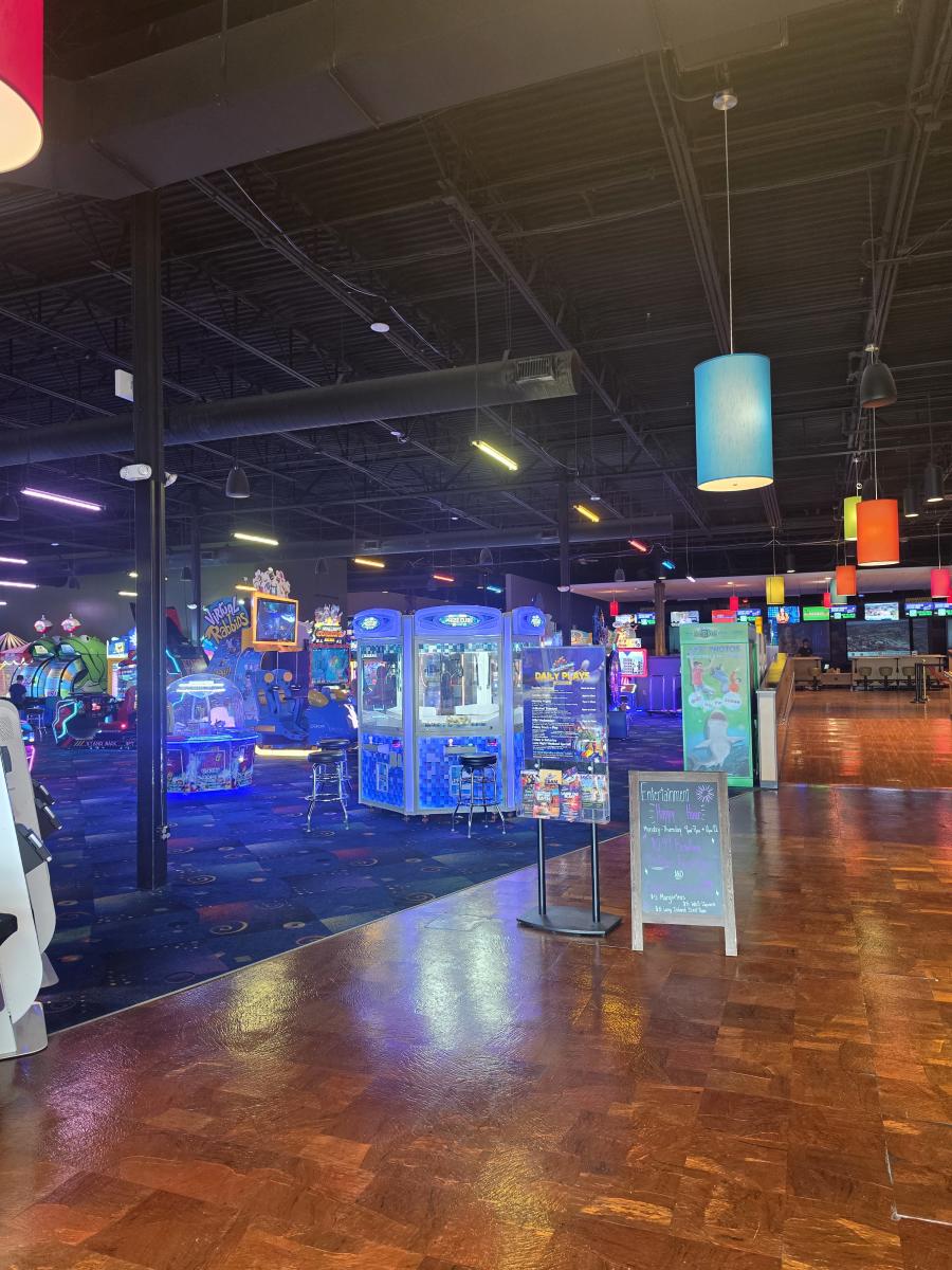 arcade at stars and strikes
