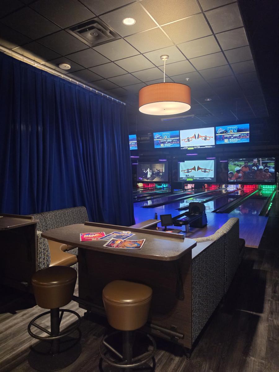 bowling alley at stars and strikes