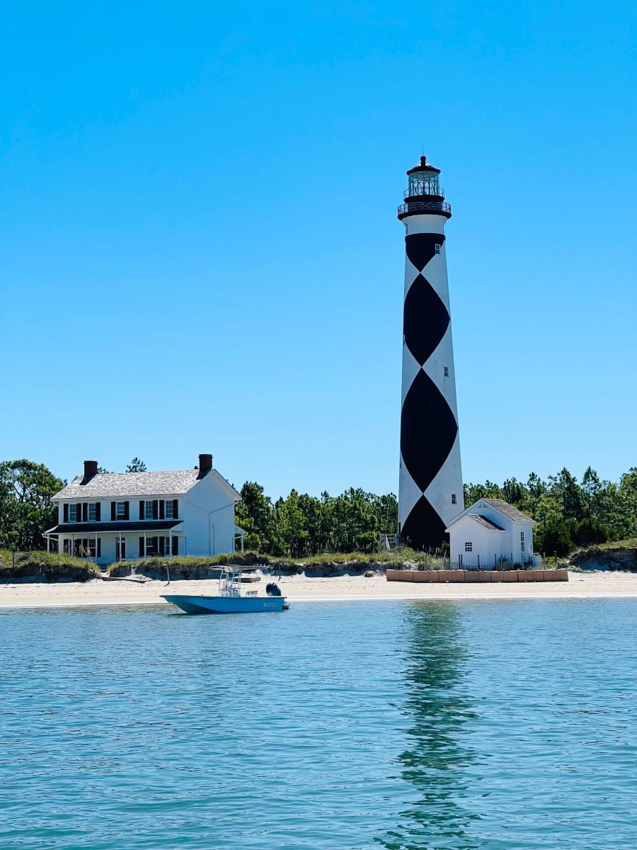 The Savvy Mama Lifestyle The Cape Lookout Lighthouse