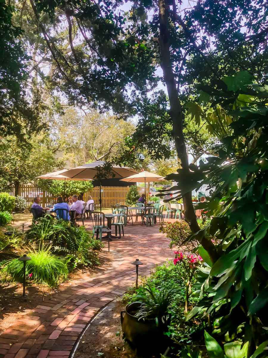 Outdoor dining on the Beaufort Grocery Co. patio