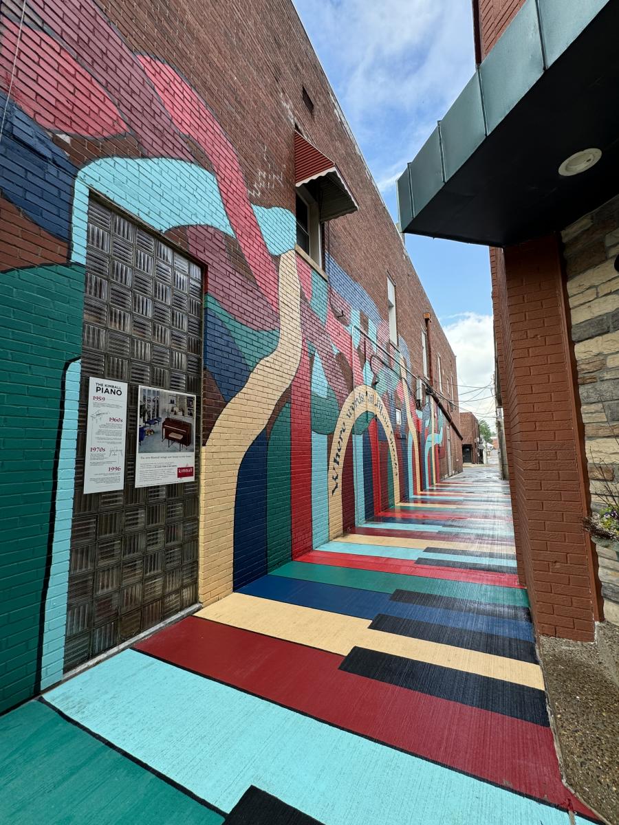 Jasper Piano Art Alley