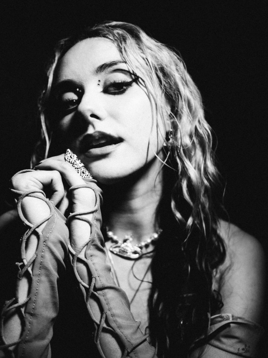 Lucy Deakin B&W