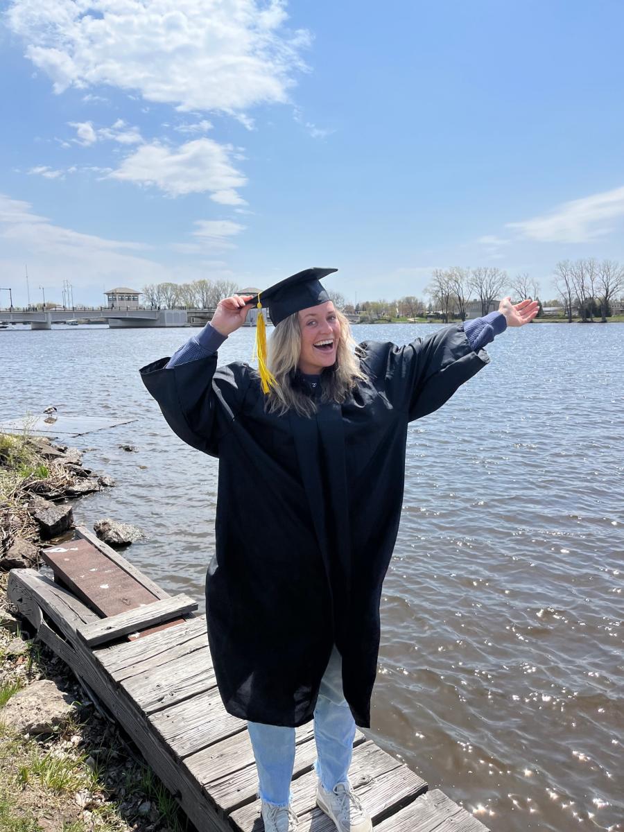 Graduation Photos Spots by the Water in Oshkosh
