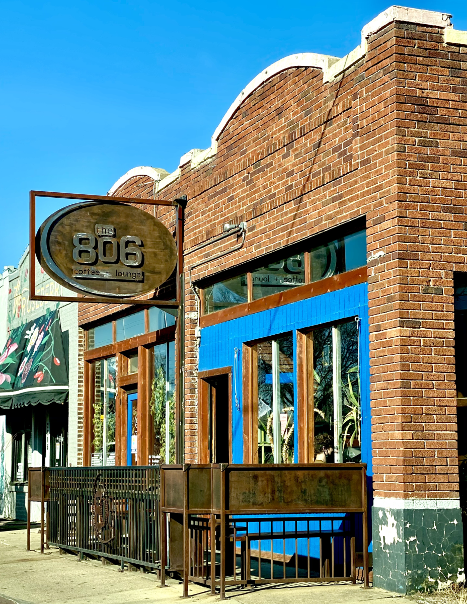 806 Coffee Lounge Exterior