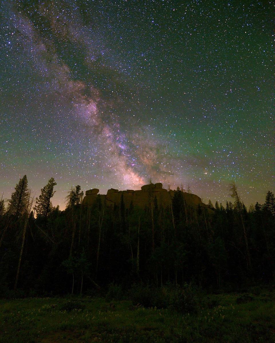 Milky Way over Vedauwoo Rock formation