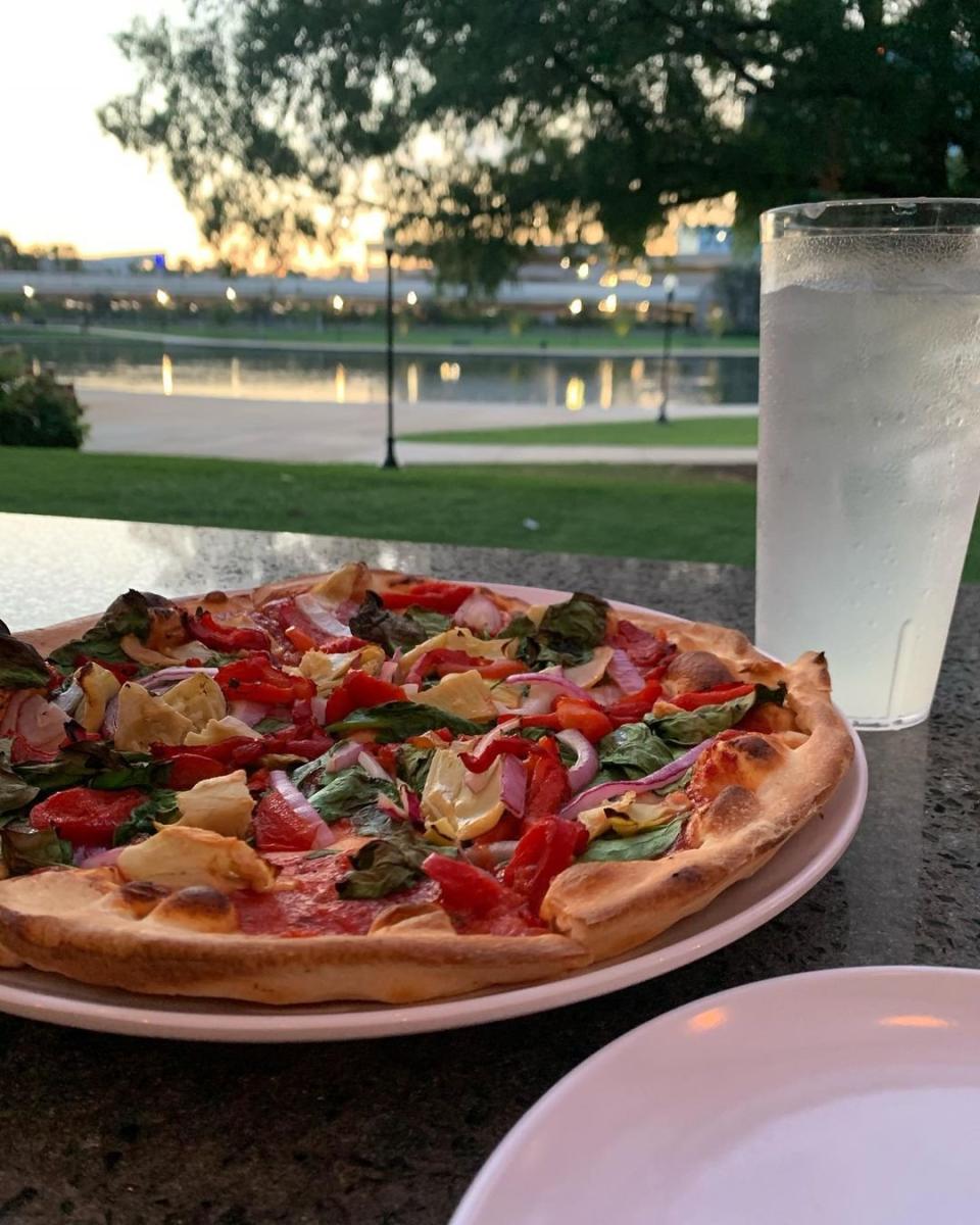 Pane E Vino Pizza