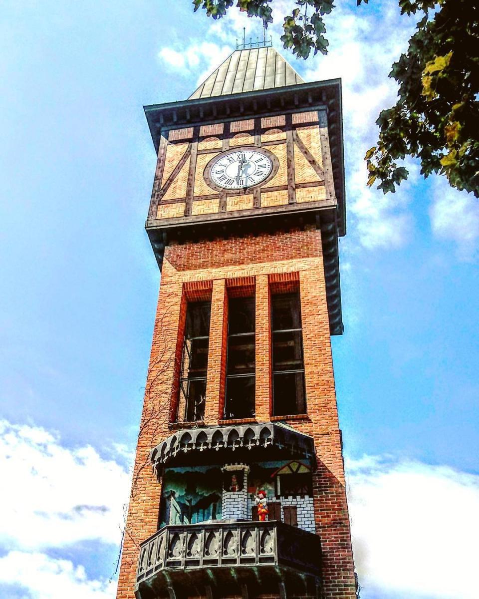 mainstrasse-village-carrol-chimes-bell-tower-covington-jchaseky