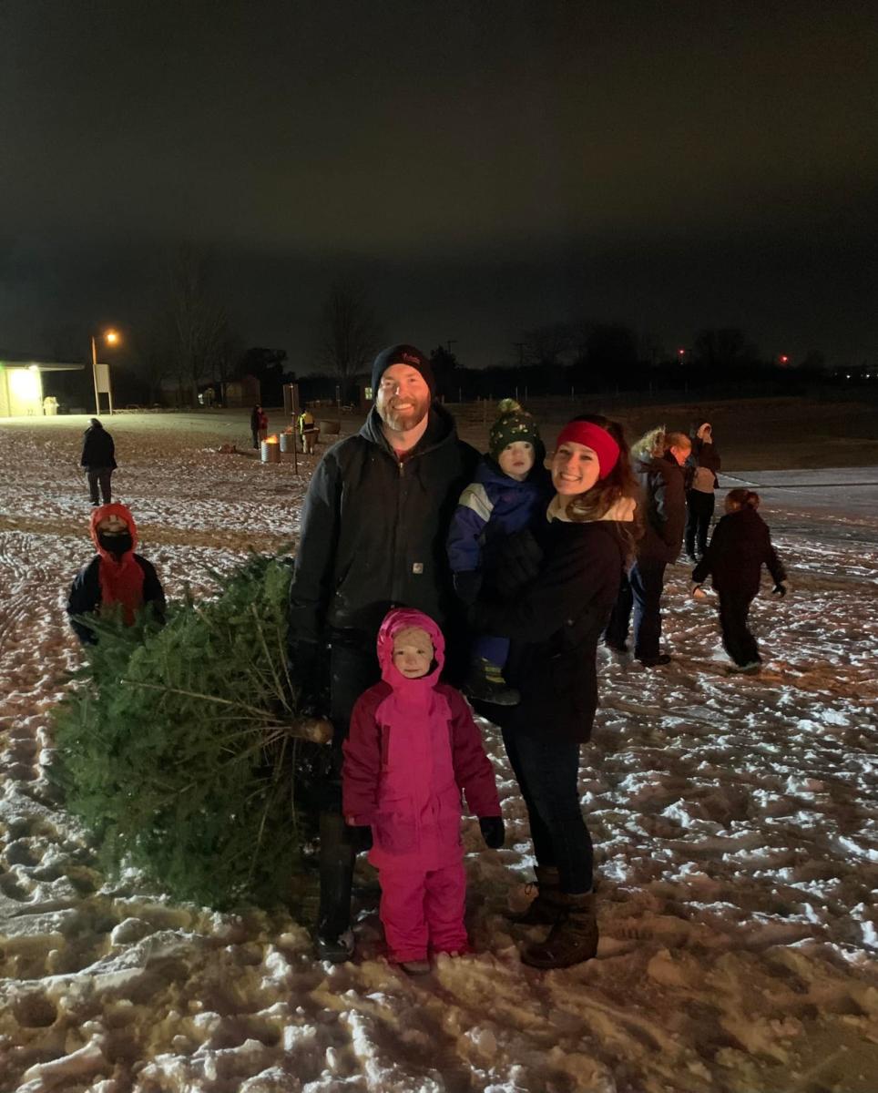 2022 Twelfth Night Holiday Tree Bonfire Family Bringing Tree
