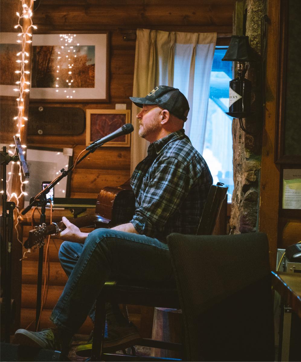 A man sing in Rock Inn