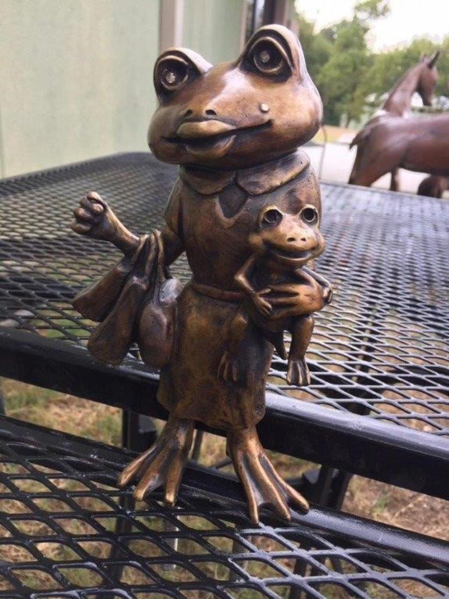 Tiana & Tad Toad Statue In Bastrop, TX