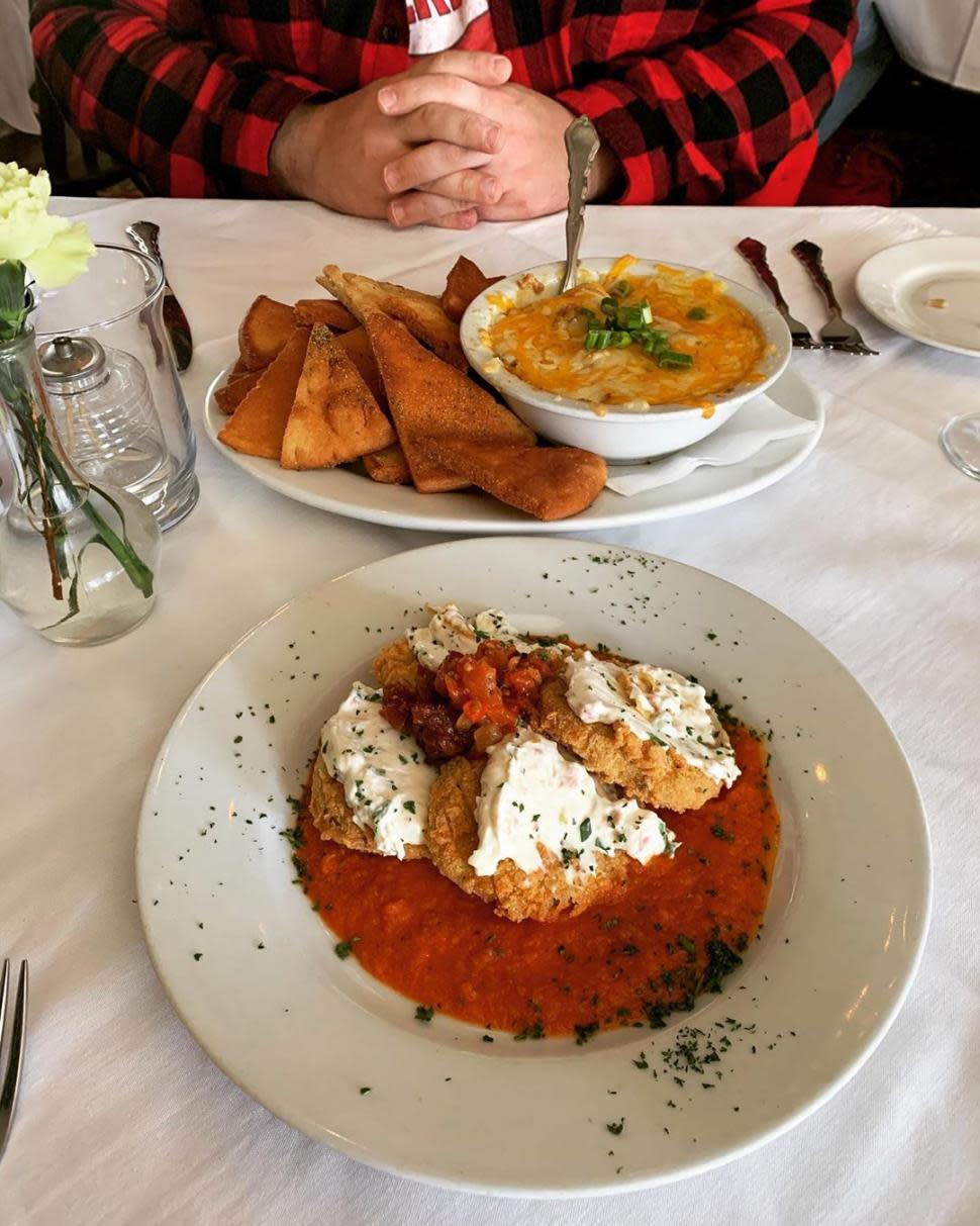 Fried green tomatoes and hanky panky at Tousey House (photo: @_bridge_t)