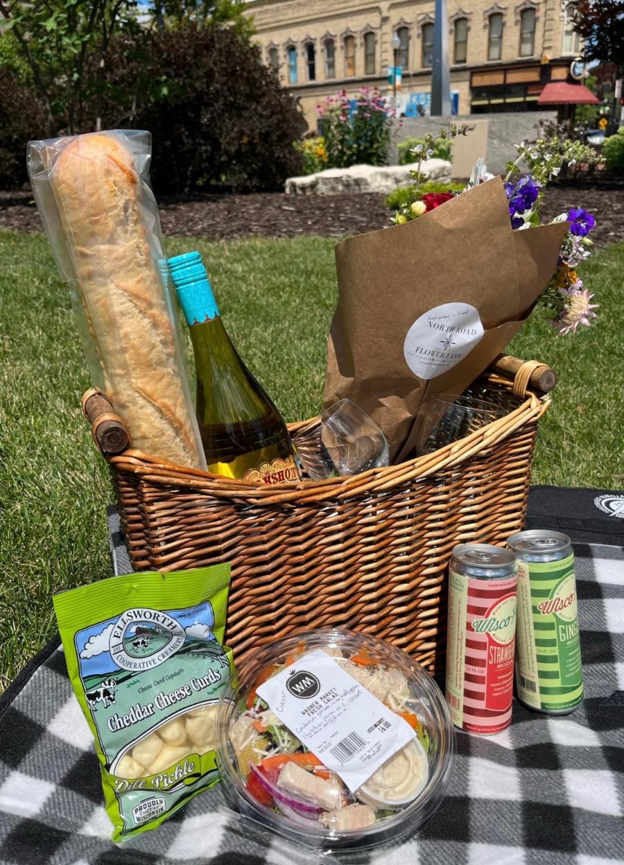 What to Pack for a Picnic