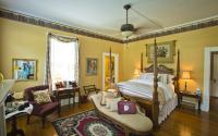 Antebellum Inn room