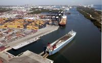 Busy container port
