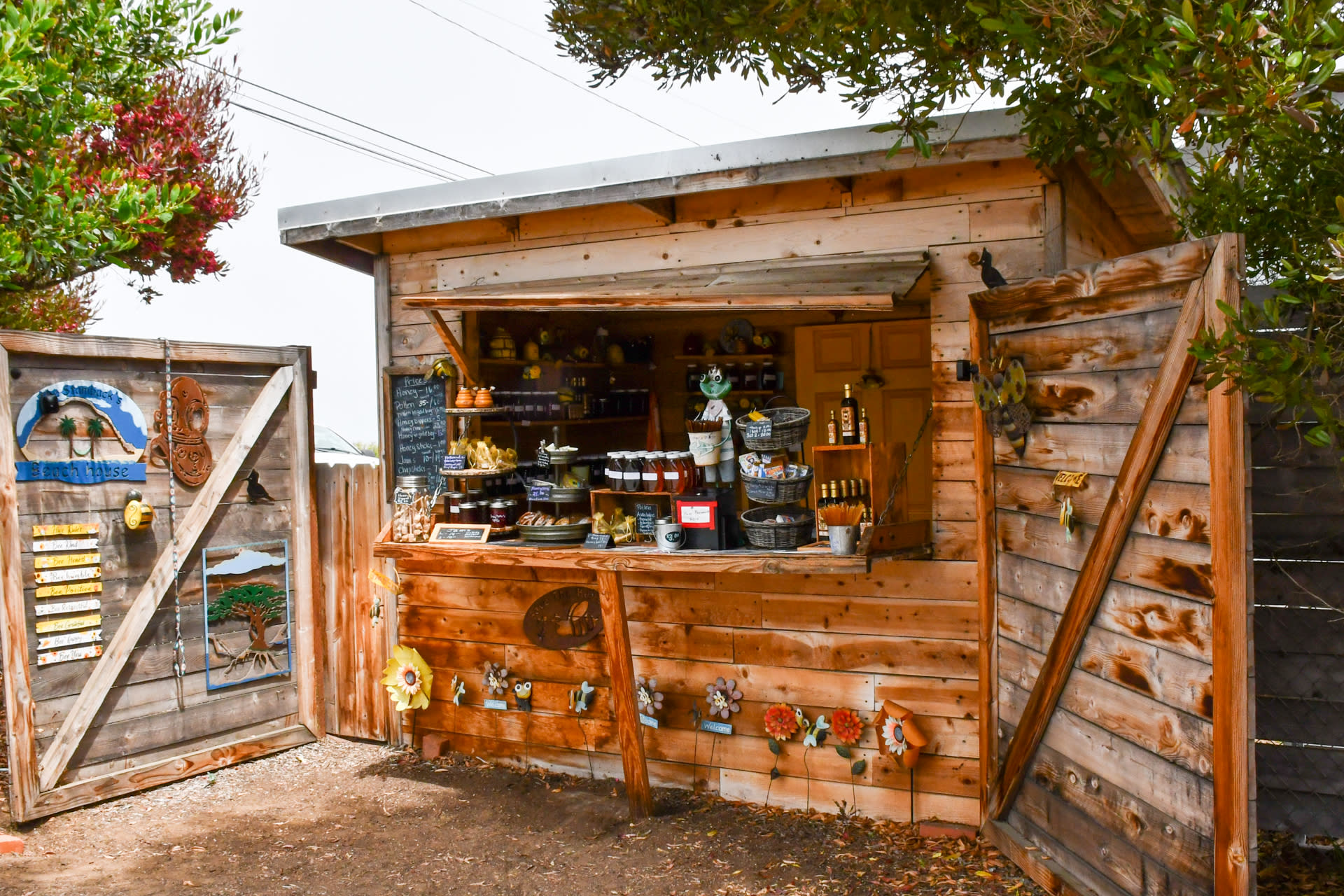 Beelieve Honey Stand