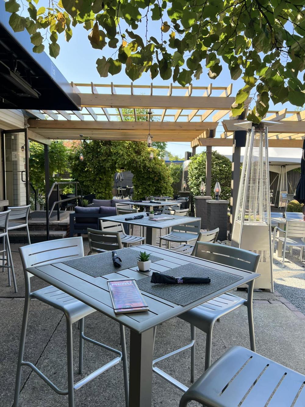 State Street Grill outdoor dining area