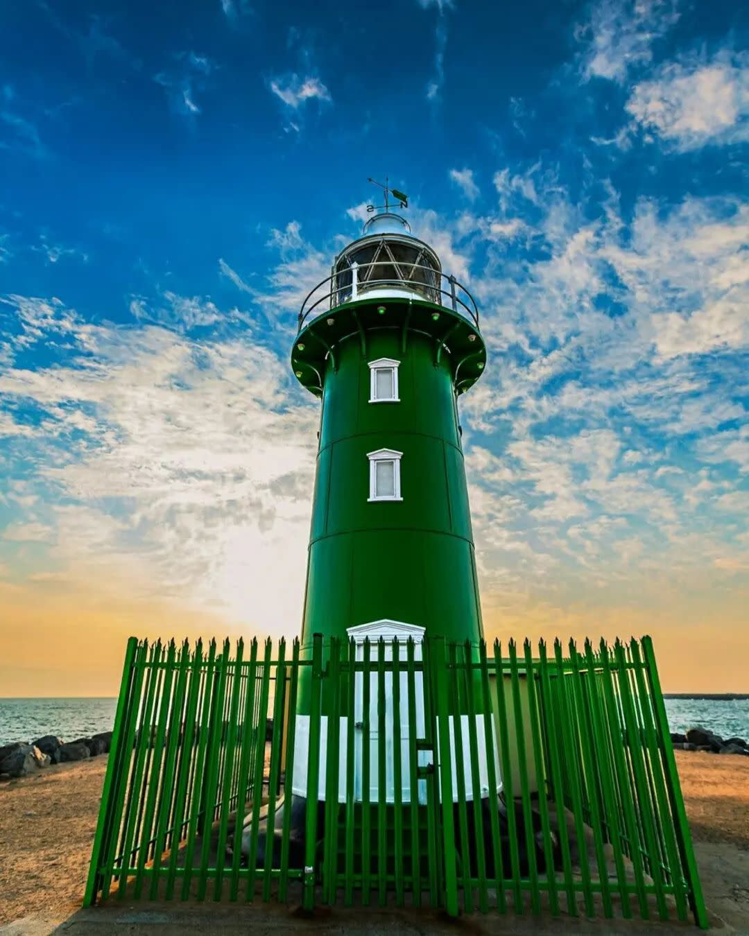 South Mole Lighthouse | Fremantle | Captured by @34_media (IG)
