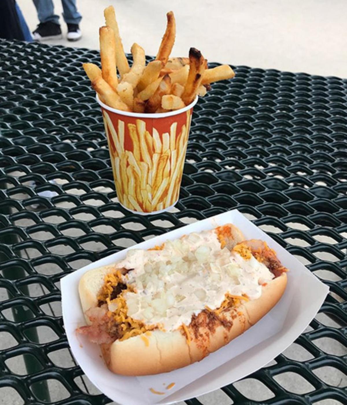 Hot Dog by @StandFanFW on Instagram