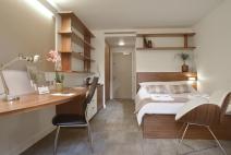 En suite double bedroom at Wyng Gardens lower res