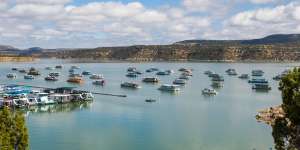 Navajo Lake Houseboats