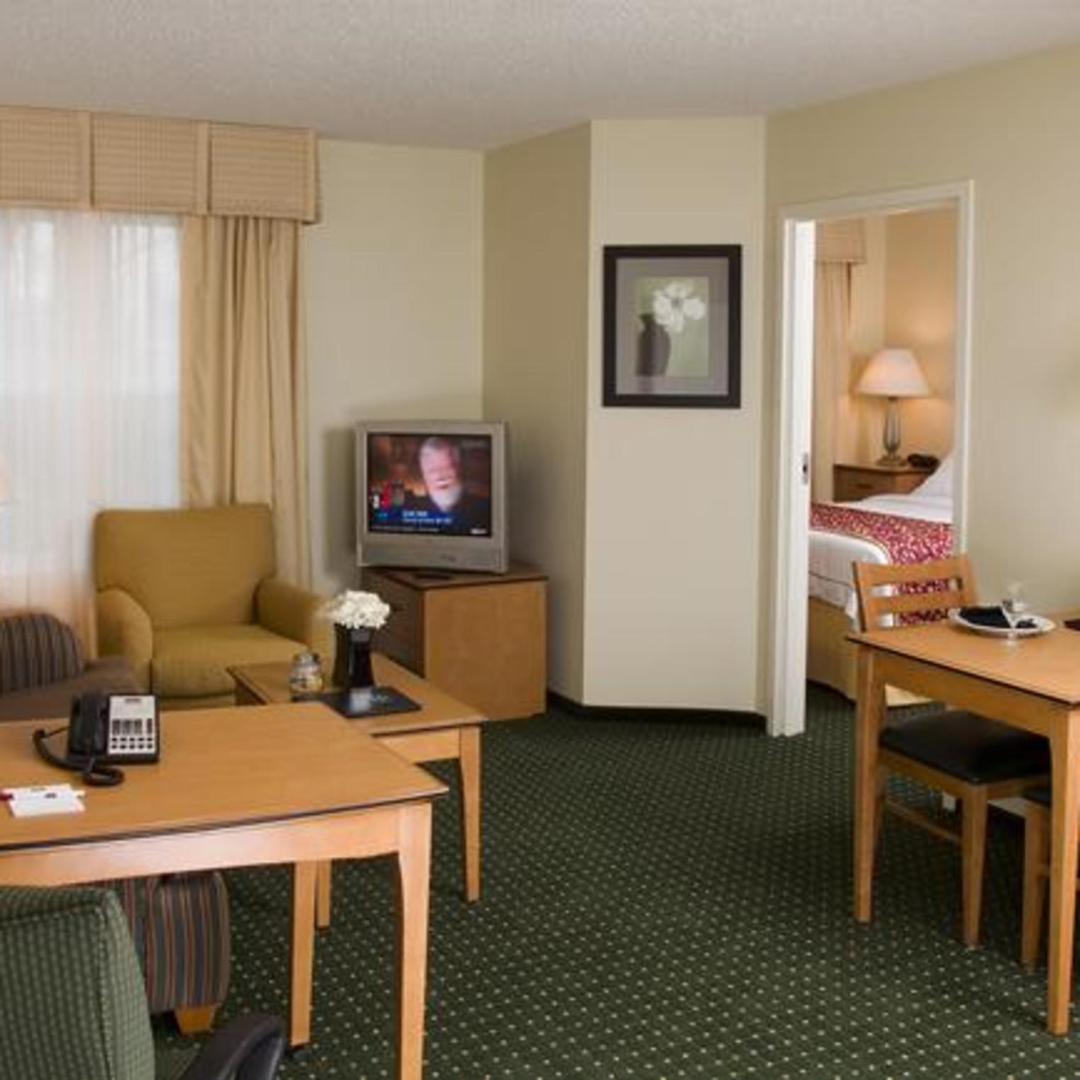 Residence Inn by Marriott Harrisburg Carlisle One Bedroom Suite Living/Dining Room Area