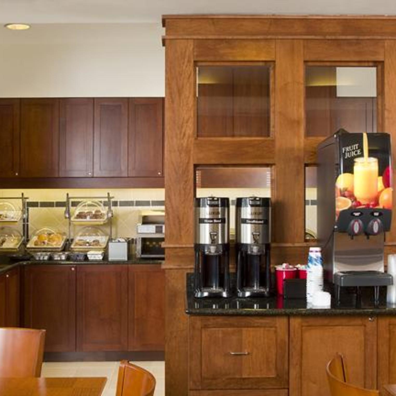 Residence Inn by Marriott Harrisburg Carlisle Breakfast Area