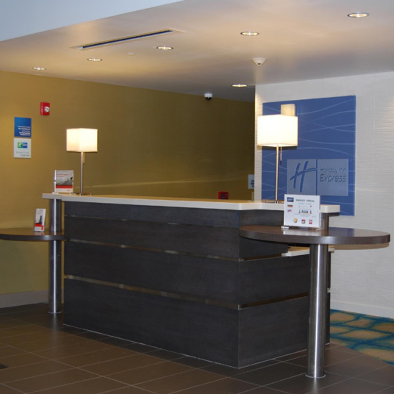 Holiday Inn and Suites Carlisle Desk