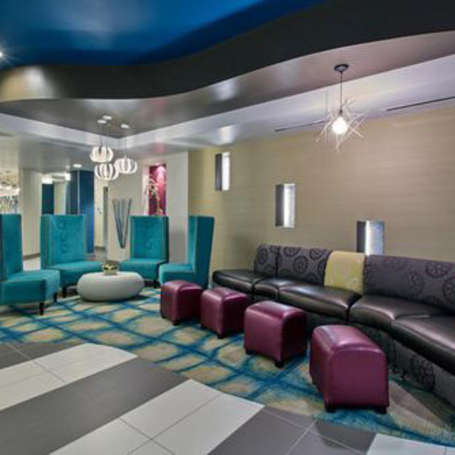 Holiday Inn Express and Suites Carlisle Lobby