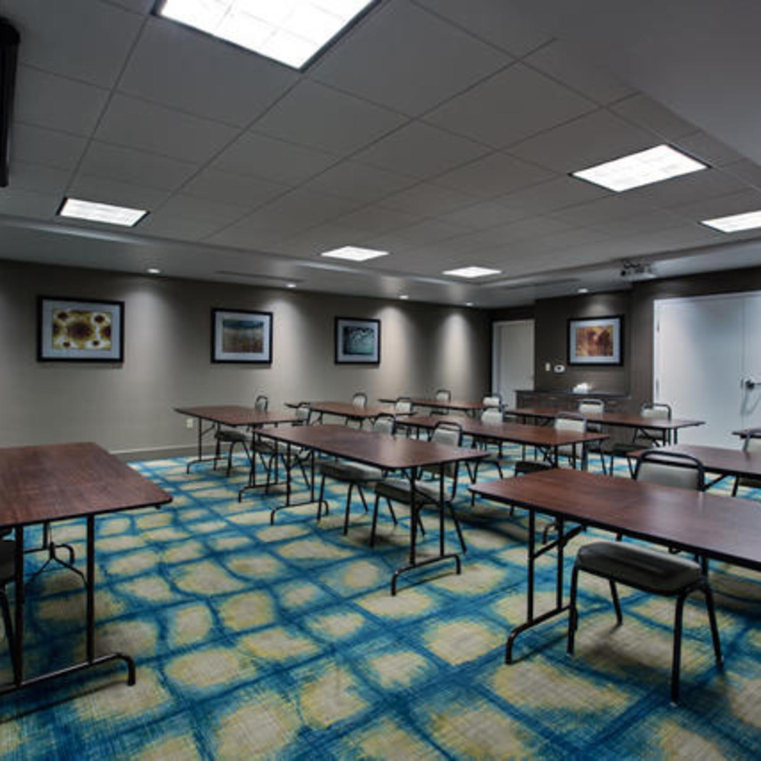 Holiday Inn Express and Suites Meeting Room