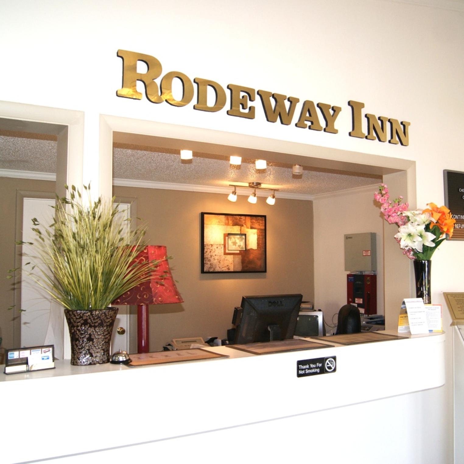 Rodeway Inn Carlisle Front Desk