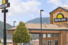 Days_Inn_Springville_Front.jpg