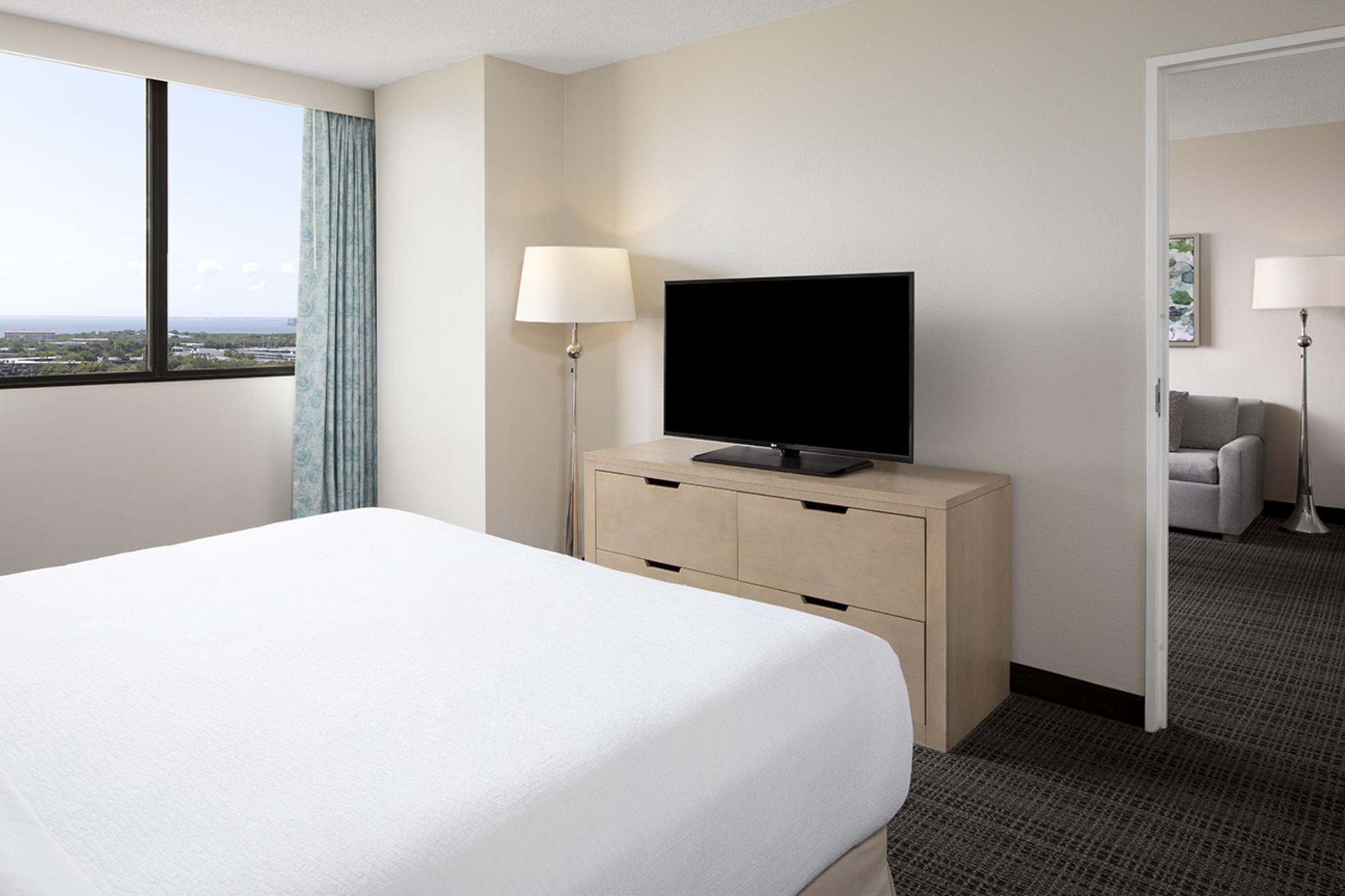 Bay View King - 2 Room Suite