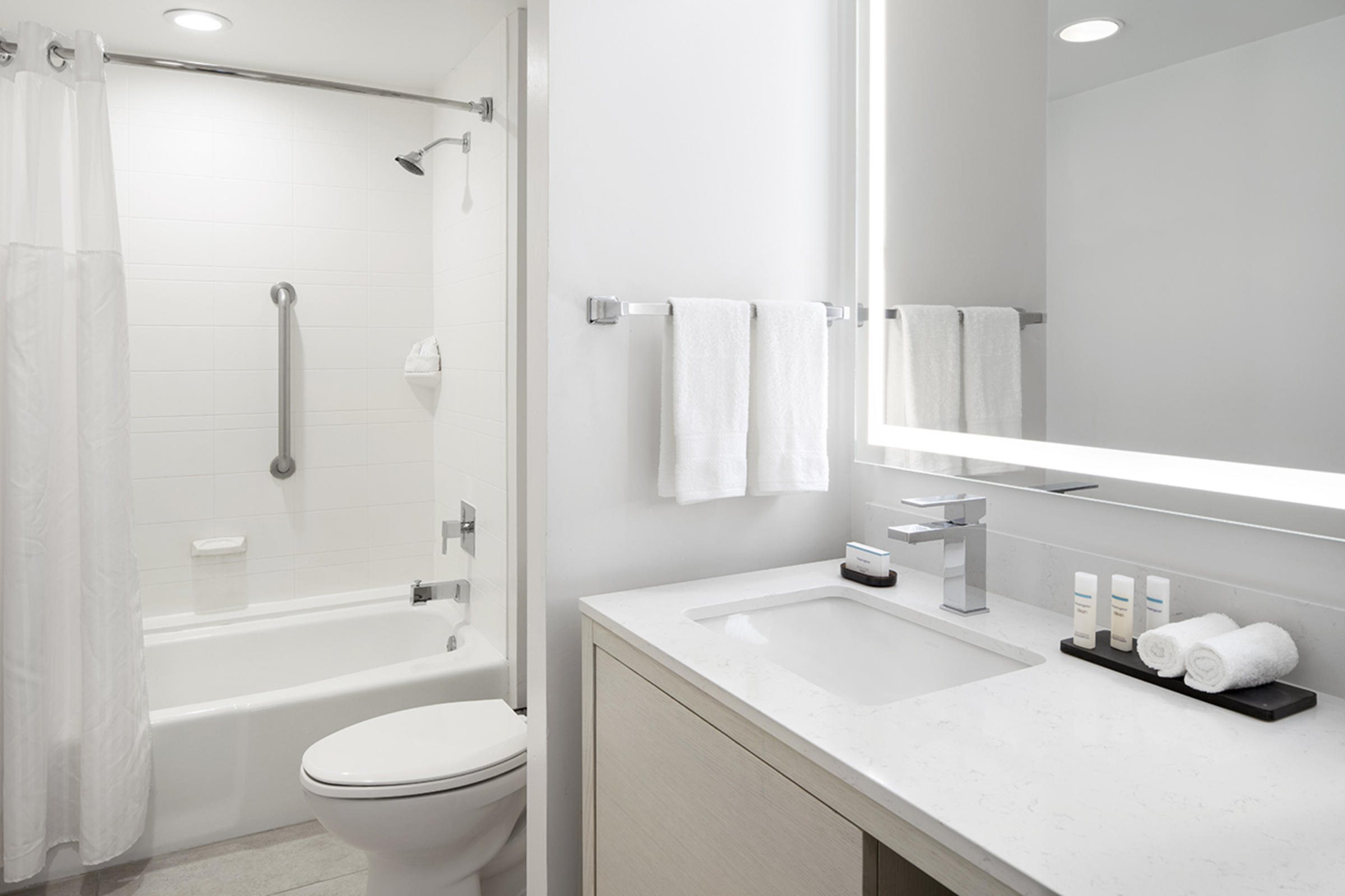 Bathroom - 2 Room Suite