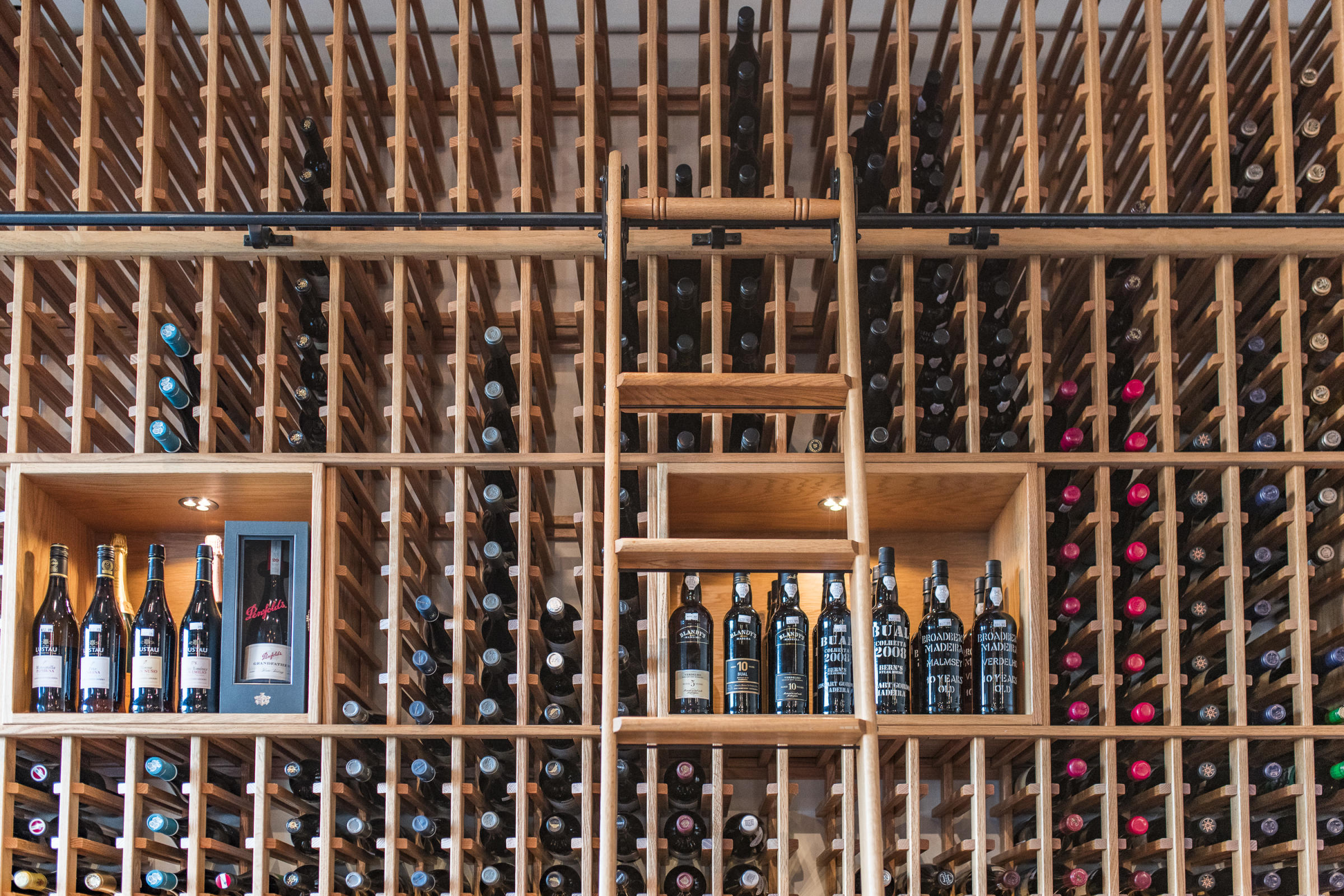 Bern's Fine Wine & Spirits (wall)