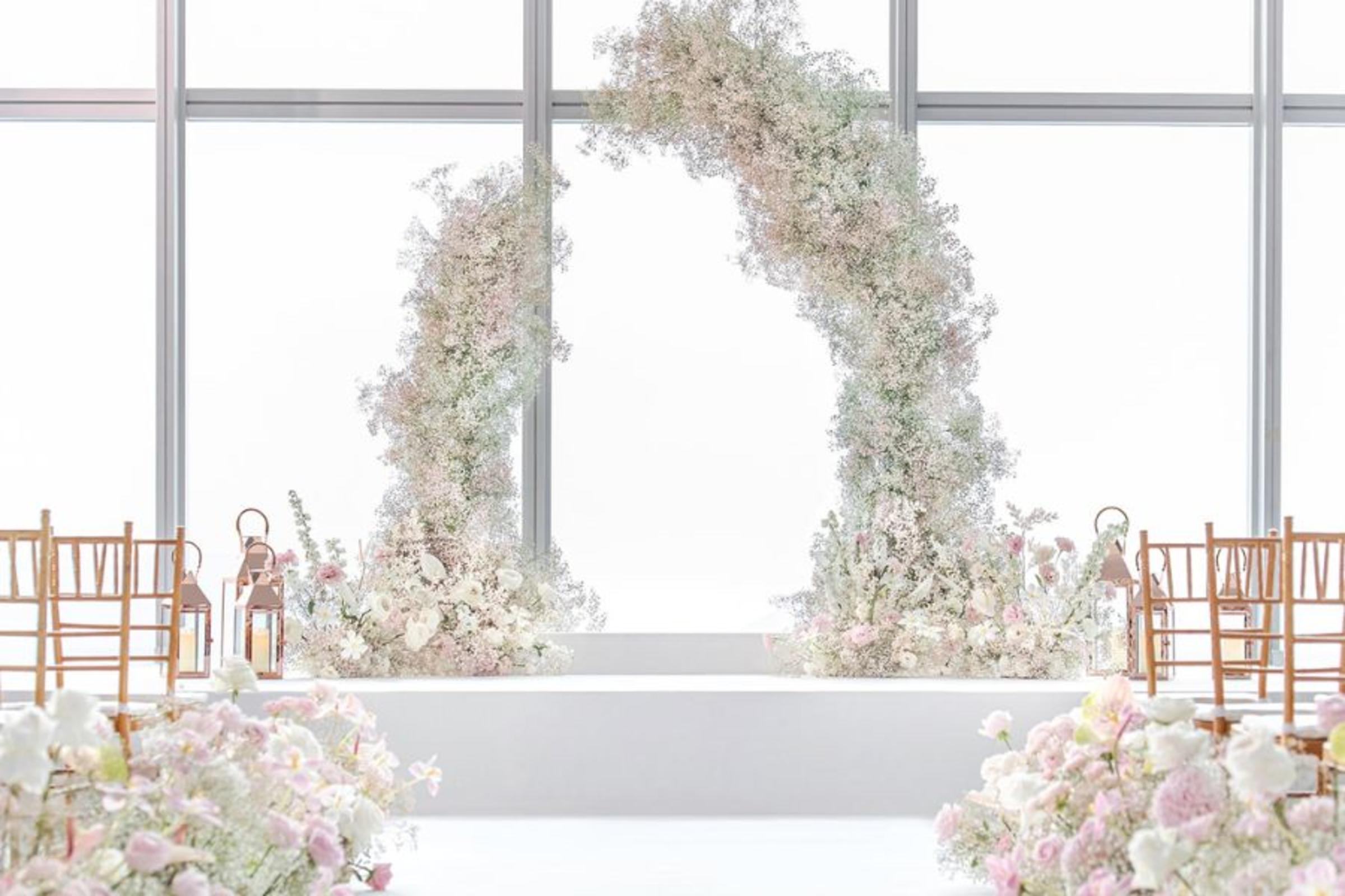 Arch white