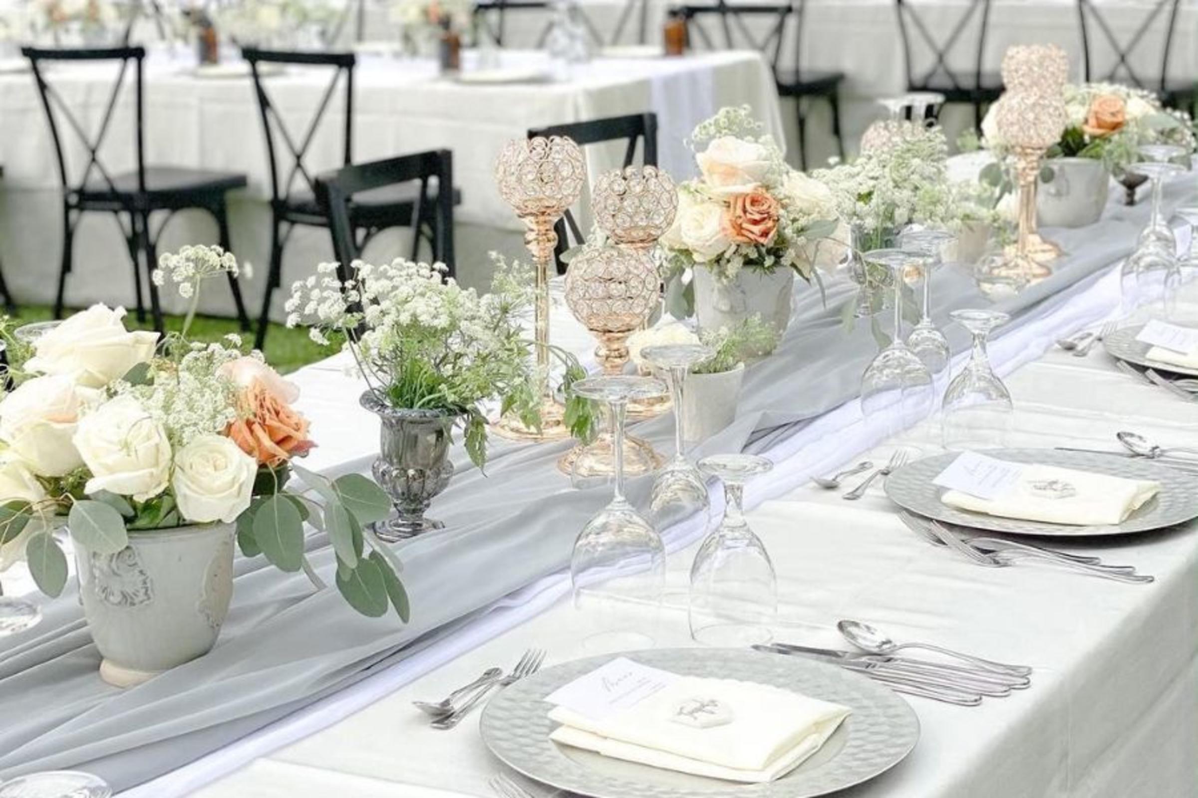 Flowers and place settings