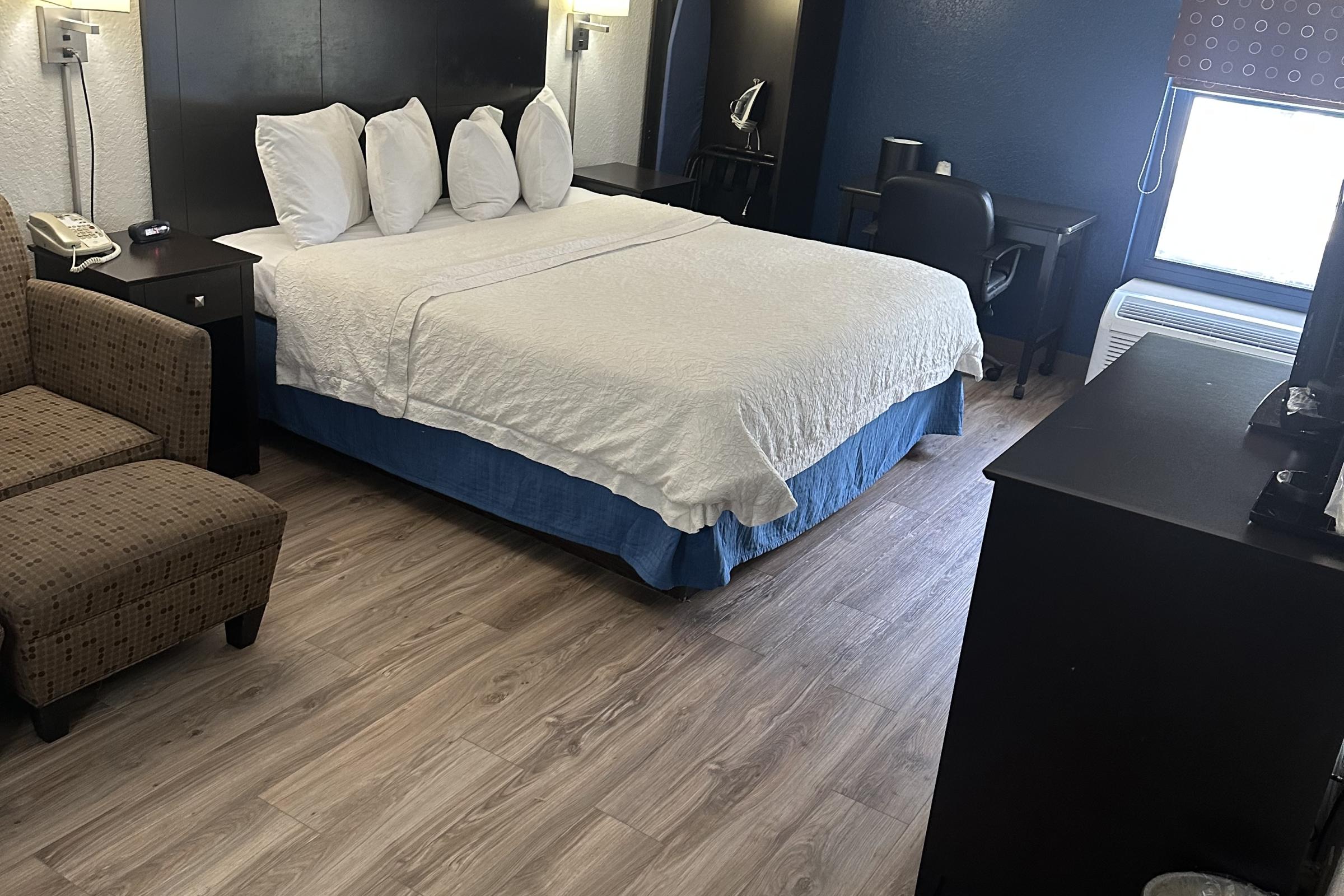 Executive King Room with Sofa Bed