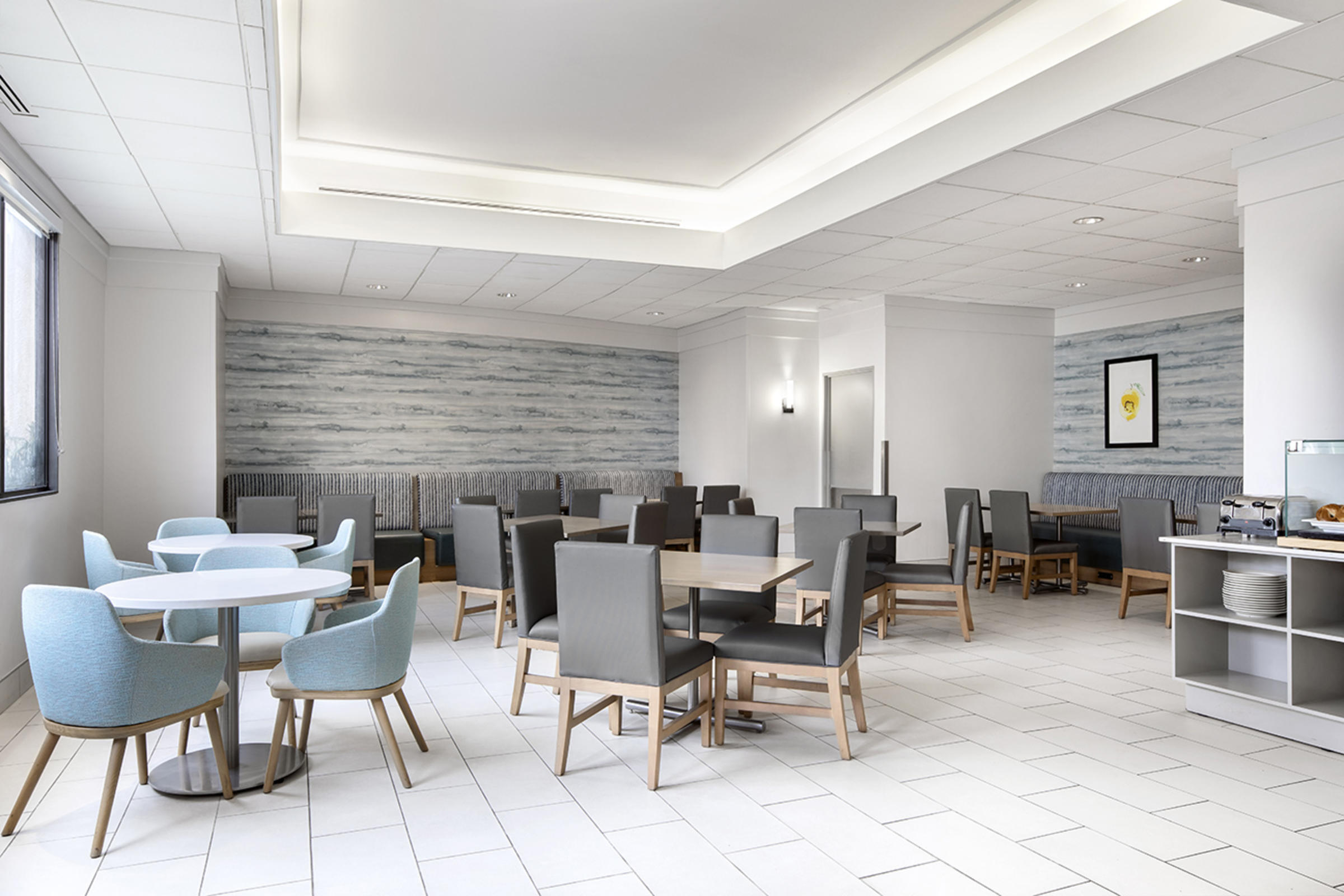 Breakfast Area Seating