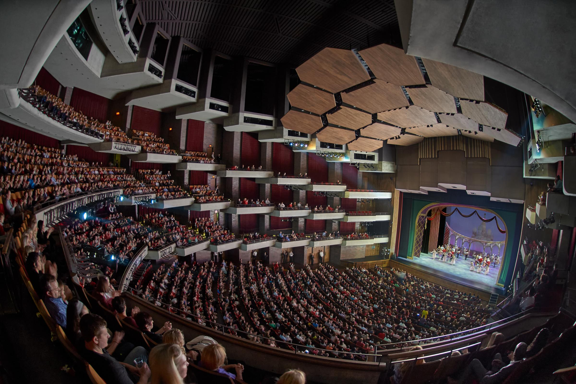 STRAZ CENTER FOR THE PERFORMING ARTS