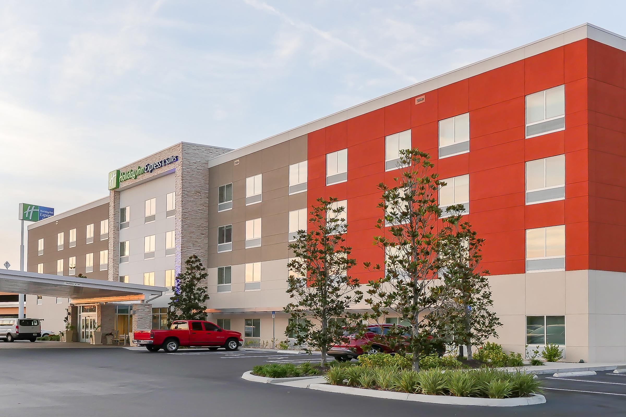 Holiday Inn Express & Suites Tampa East/Ybor City