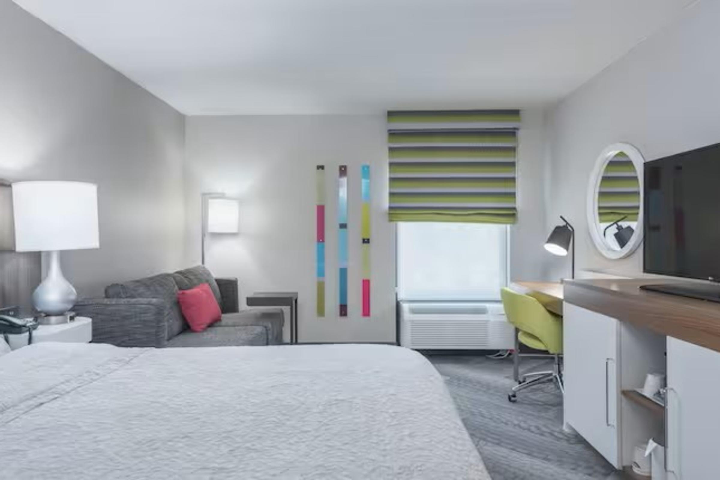 Hampton Inn Veterans Expressway 2