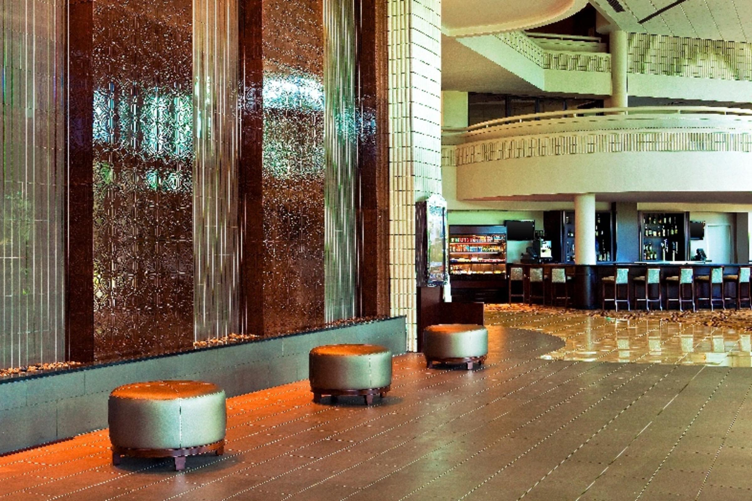 Sheraton Tampa East Hotel  (Lobby)