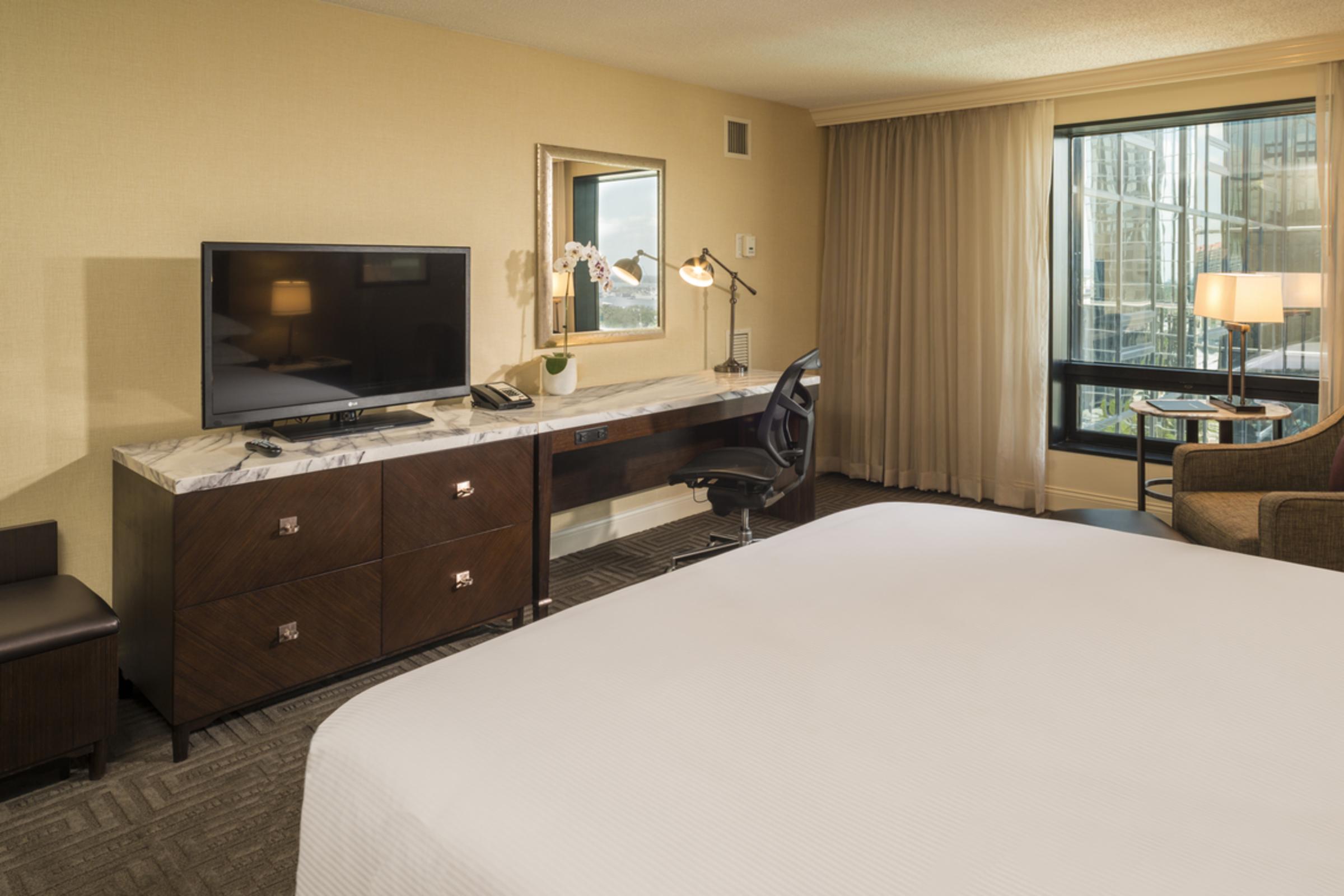 Hotels in Tampa Hilton Downtown King Room Desk