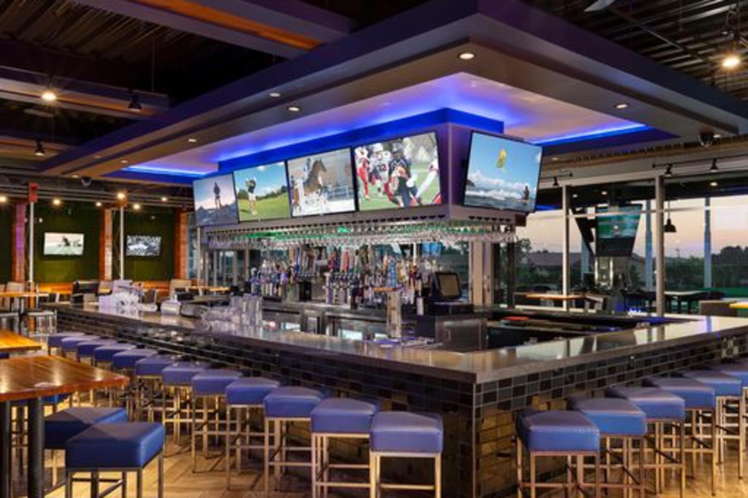 Main Bar 2
