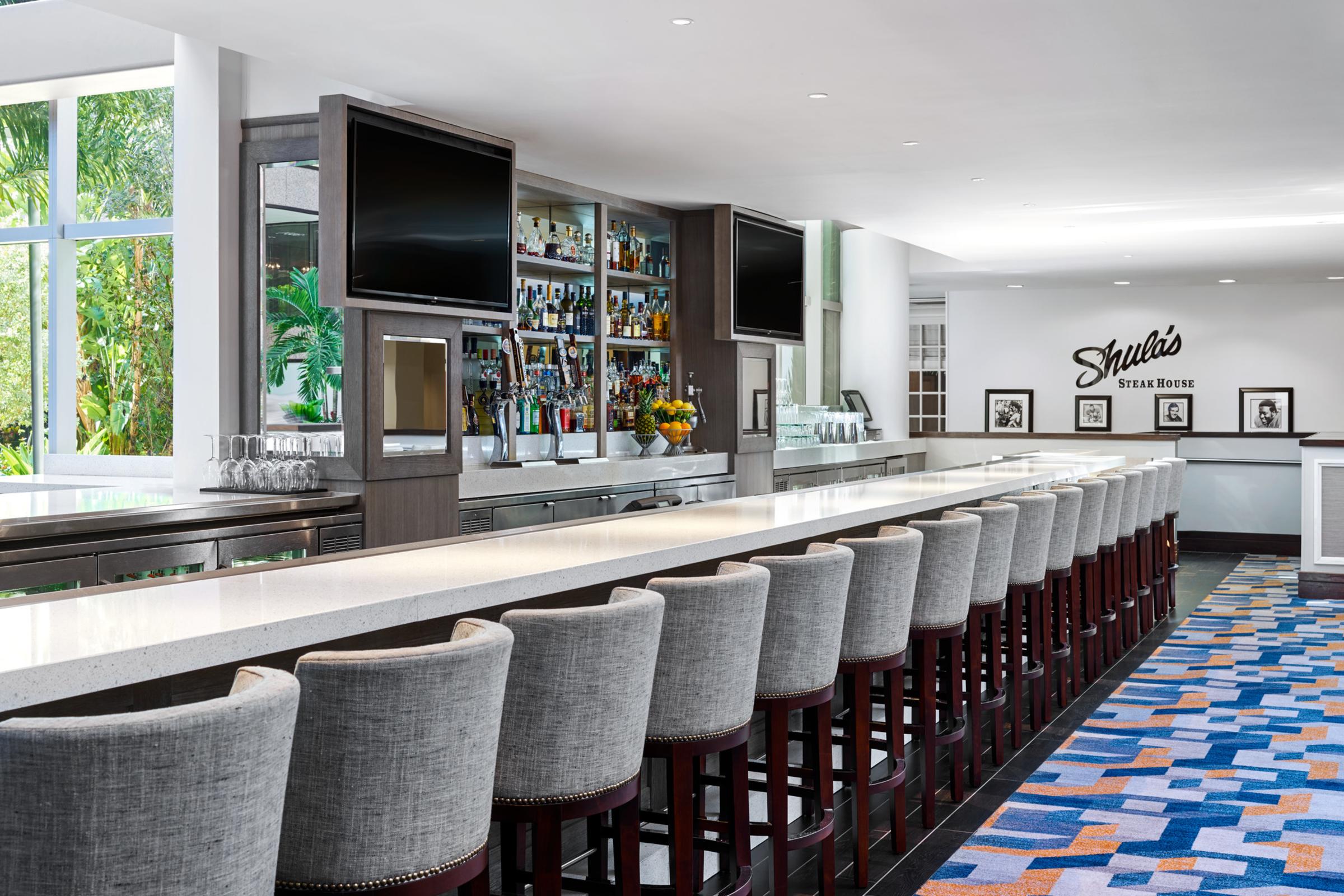 Westshore Grand Shula's No Name Lounge