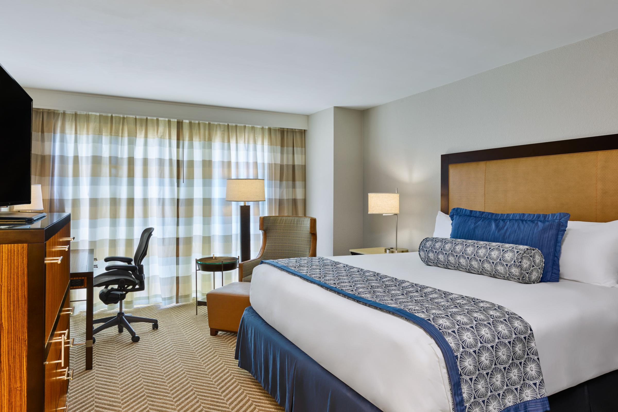 Westshore Grand Guestroom with One King Bed
