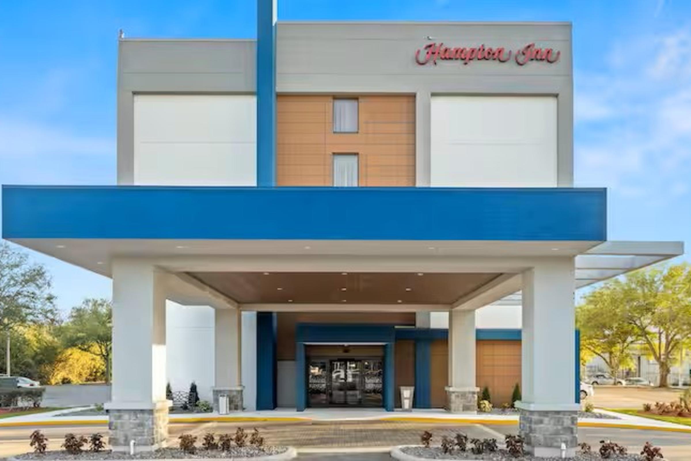 Hampton Inn Veterans Expressway 1