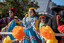 dia de los muertos parade